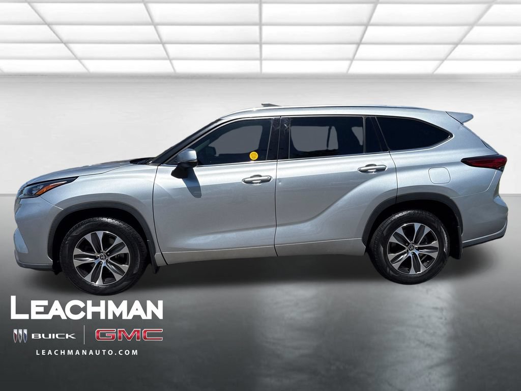 Used 2020 Toyota Highlander XLE AWD/4WD image 7