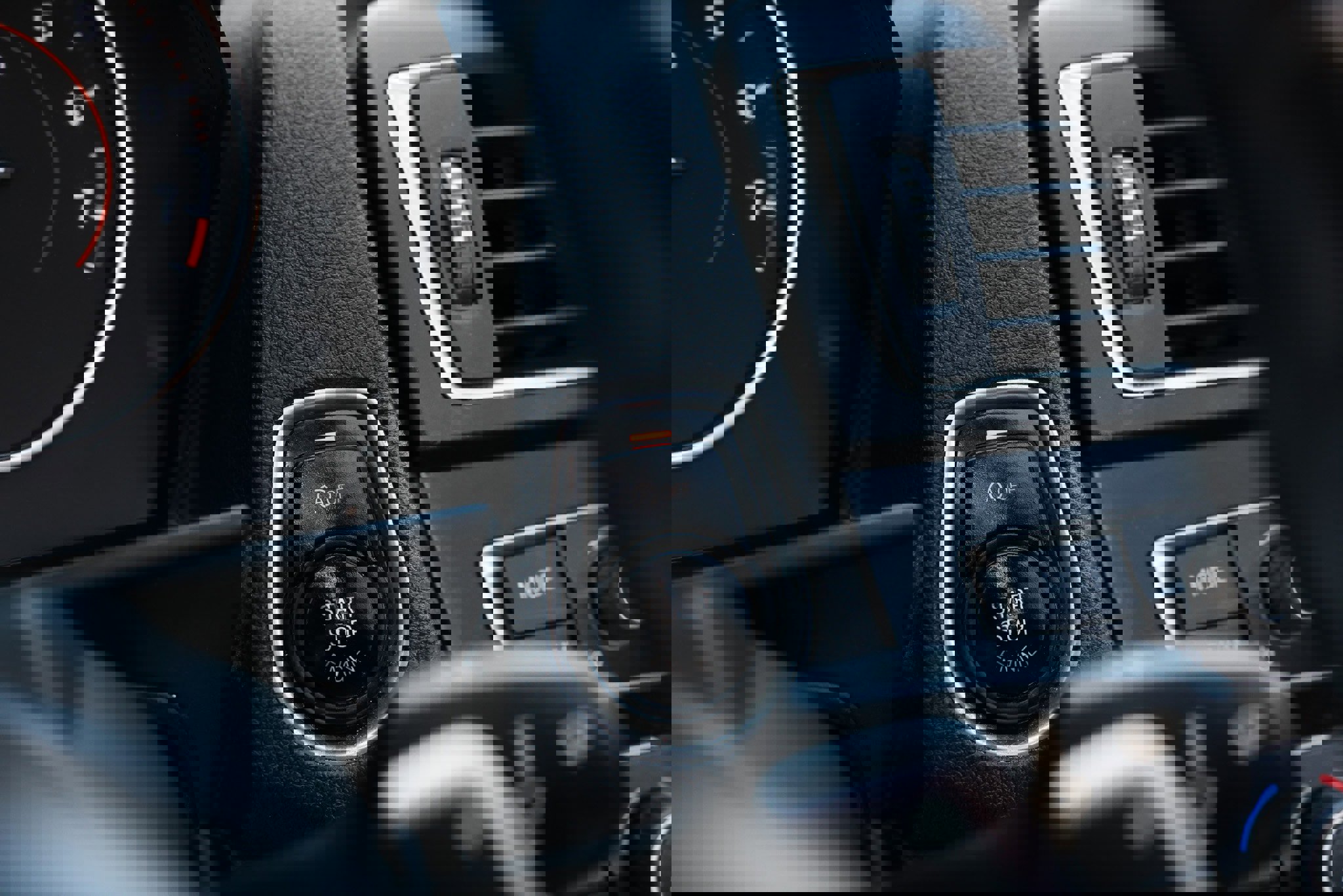 Used 2015 BMW M235i Convertible image 32