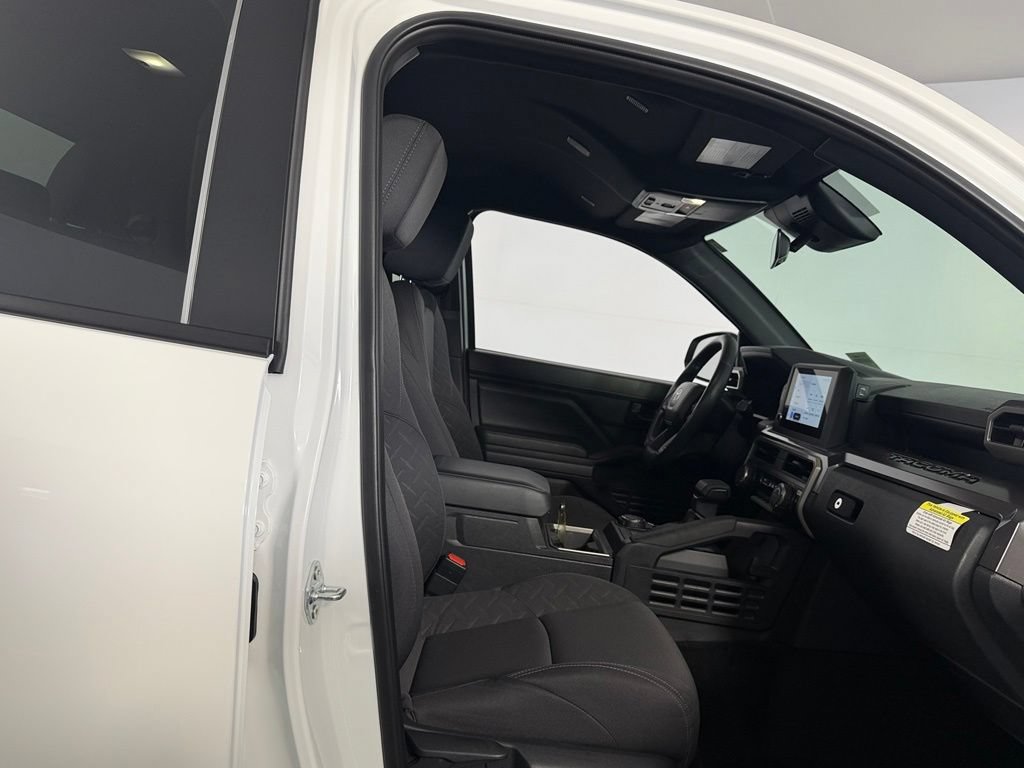 Used 2026 Toyota Tacoma SR5 AWD/4WD image 28