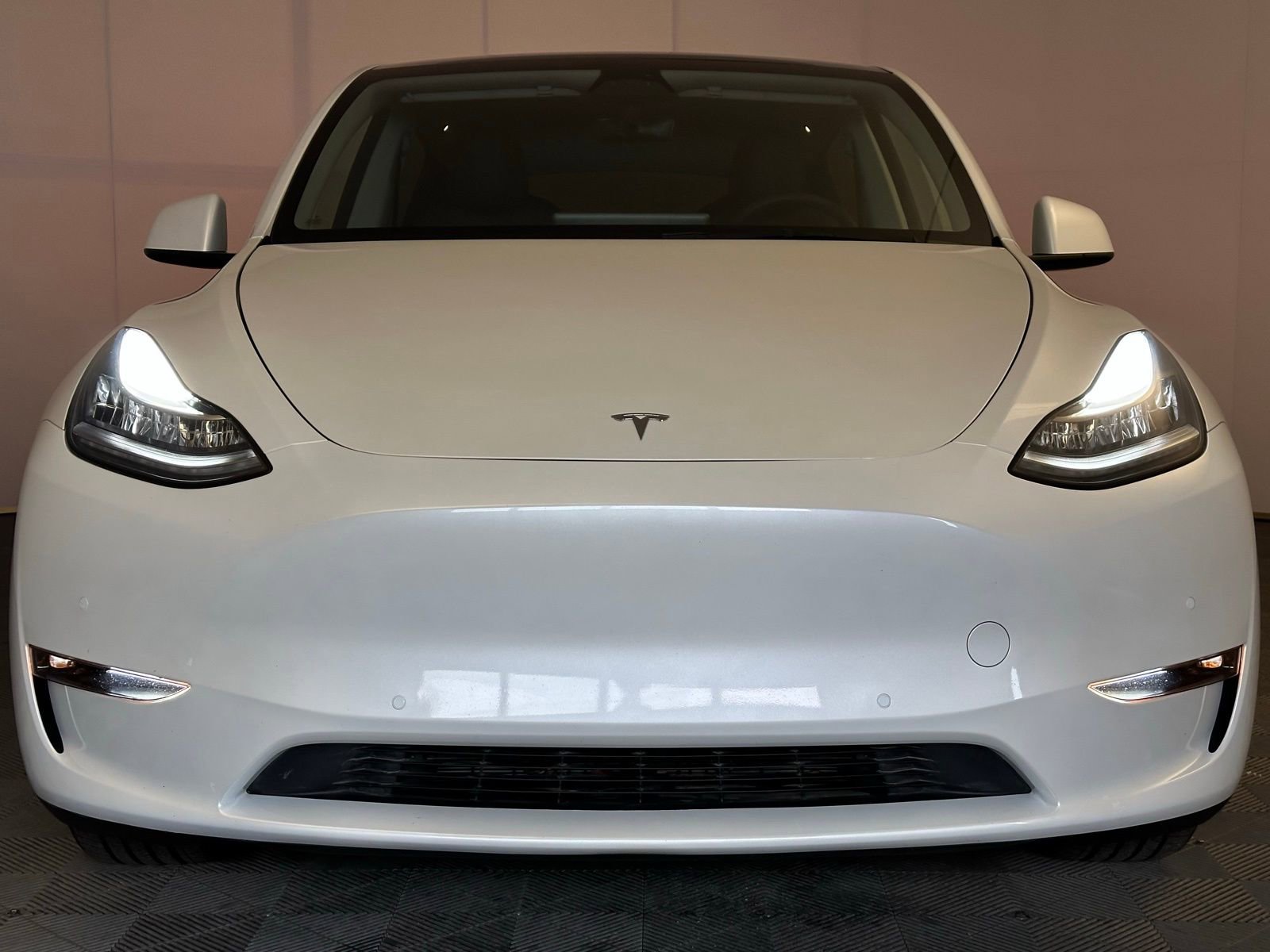 Used 2022 Tesla Model Y Long Range image 21