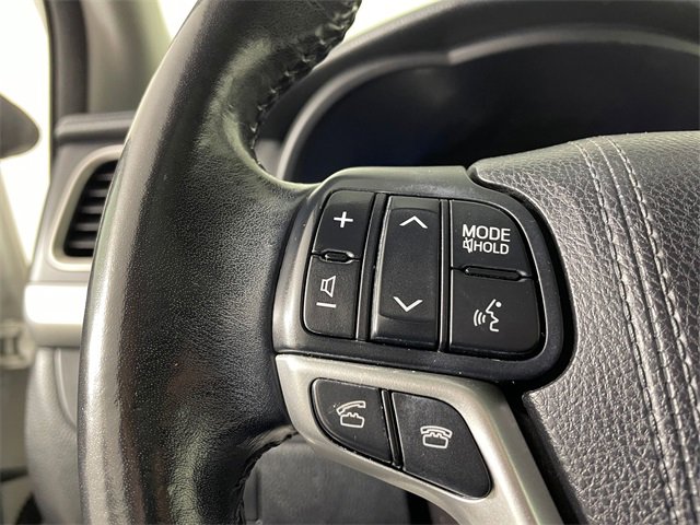 Used 2015 Toyota Highlander Limited image 11