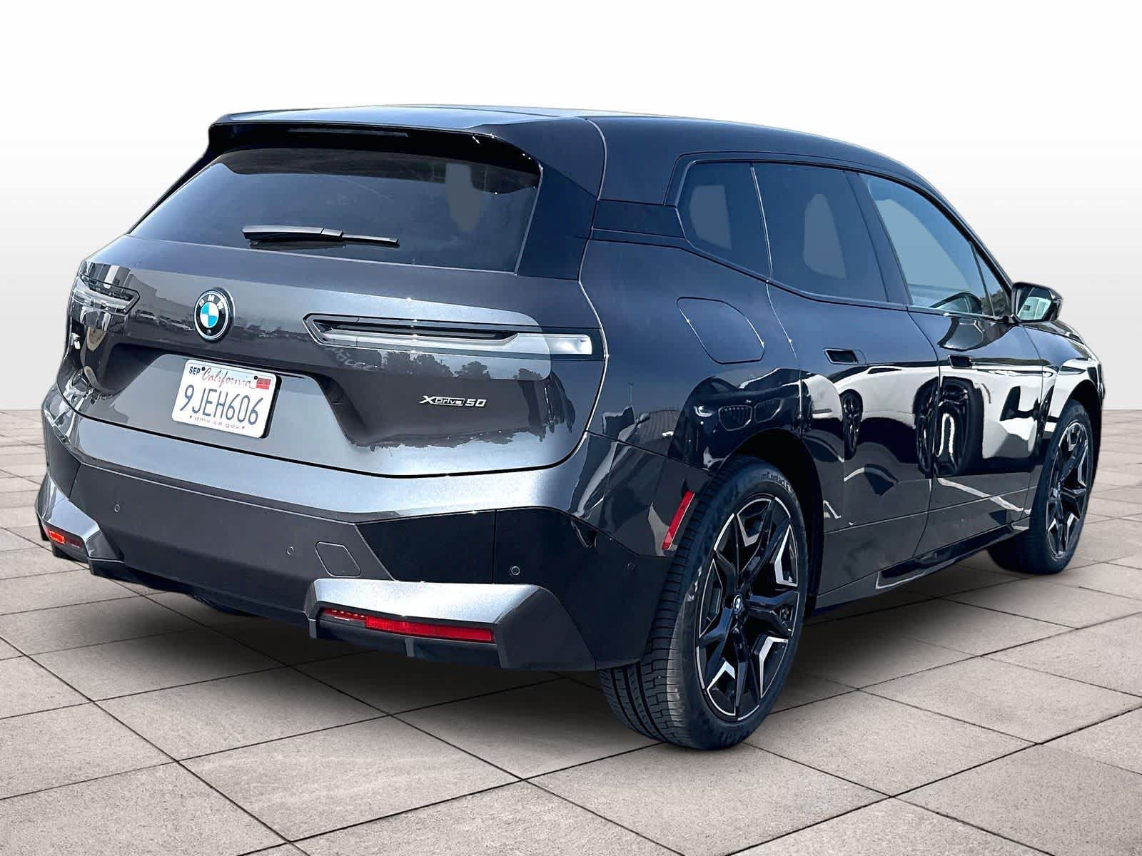 Used 2024 BMW iX xDrive50 w/ Sport Package AWD/4WD image 9