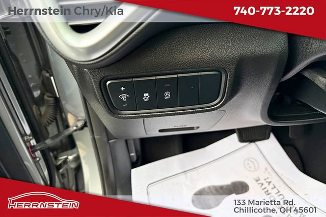 Used 2024 Kia Soul LX w/ Option Group 015 FWD image 17