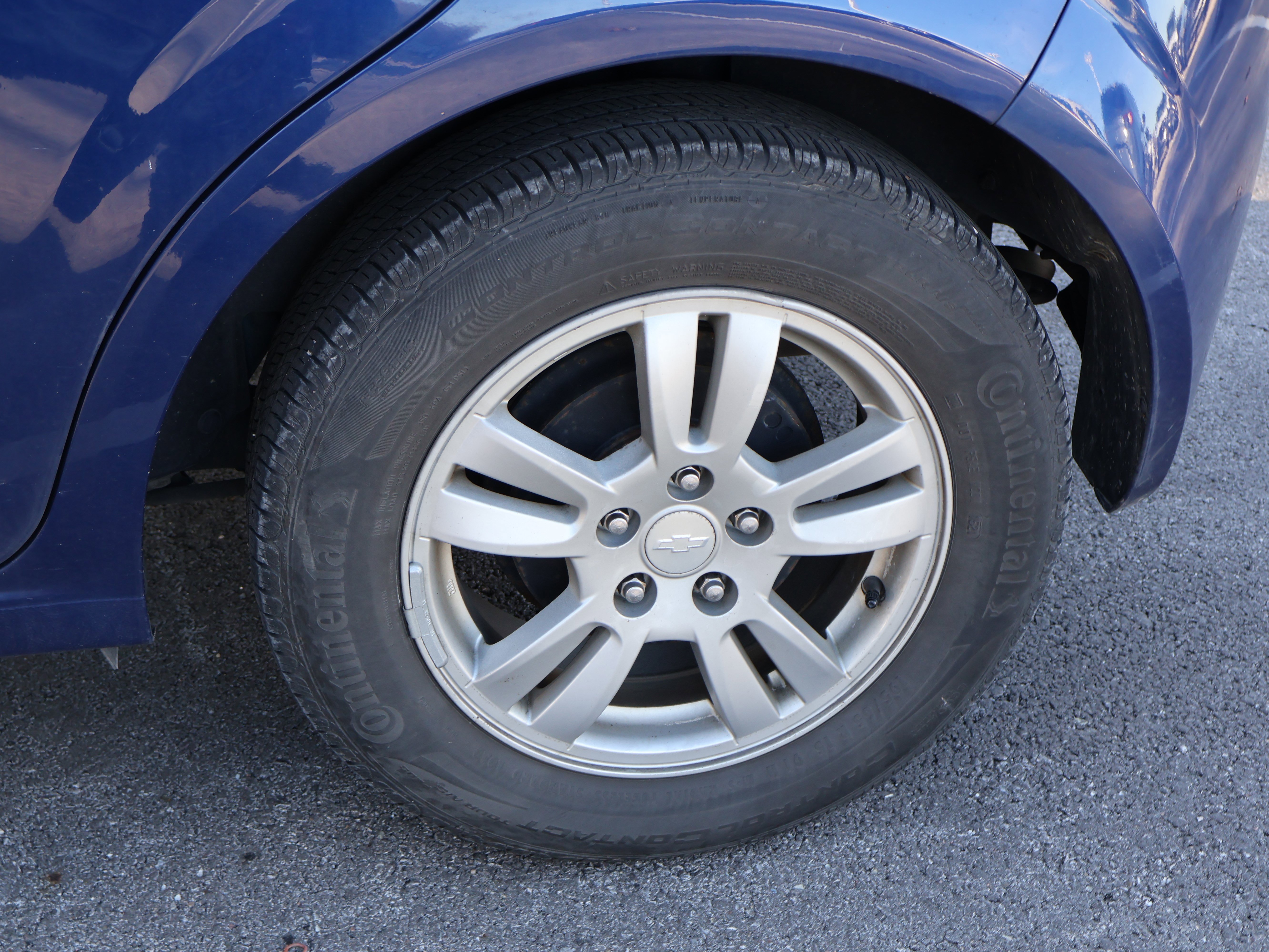 Used 2014 Chevrolet Sonic LT image 40