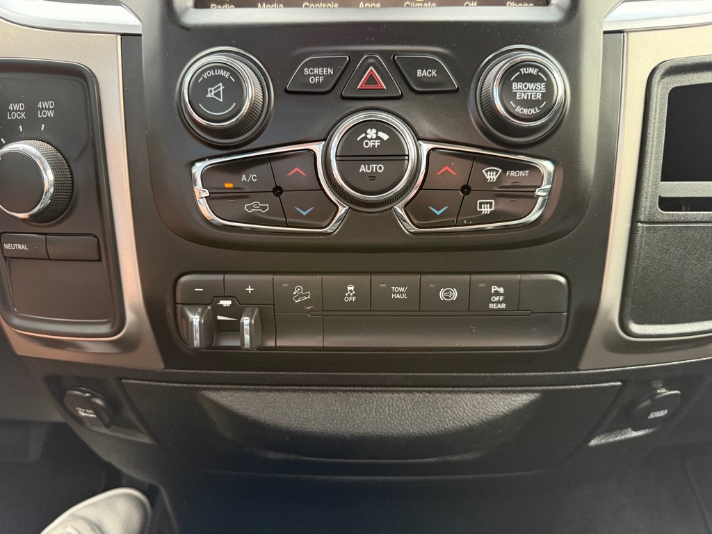 Used 2017 RAM 2500 SLT w/ Luxury Group AWD/4WD image 33