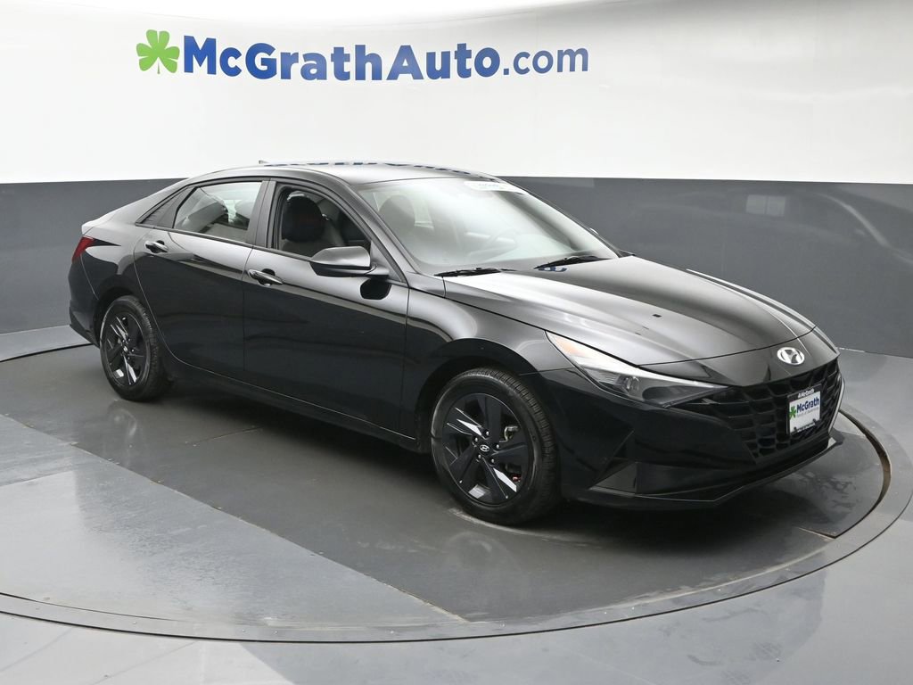 Certified 2023 Hyundai Elantra SEL FWD image 2