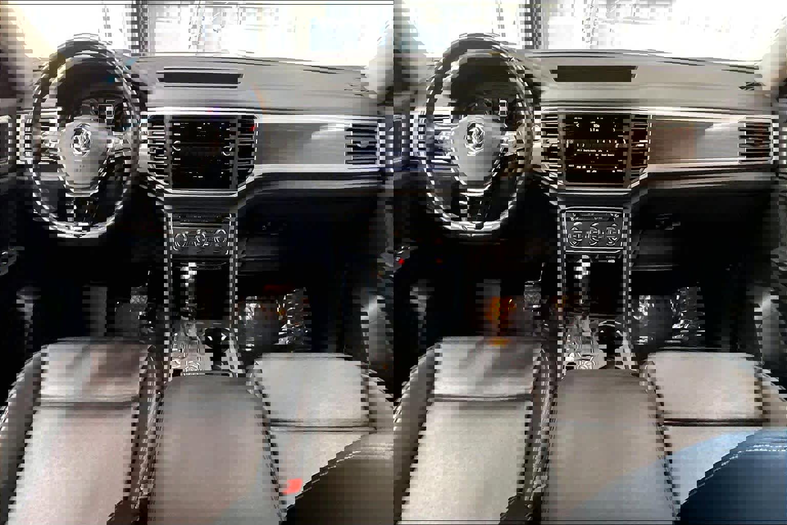 Used 2019 Volkswagen Atlas SE w/ Towing Package image 18