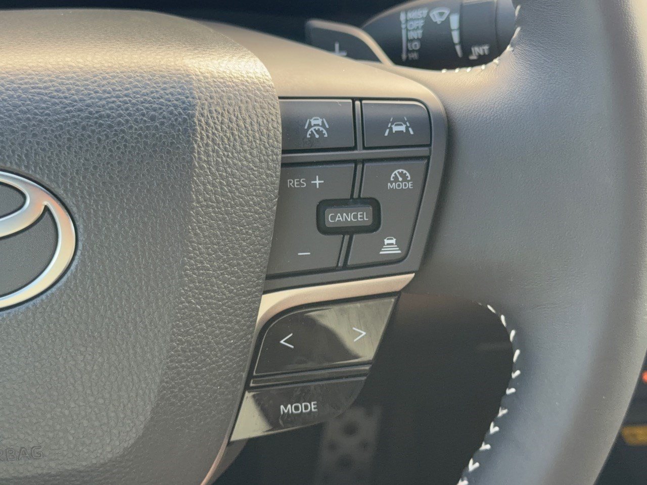 Used 2025 Toyota Camry SE w/ Convenience Package FWD image 19