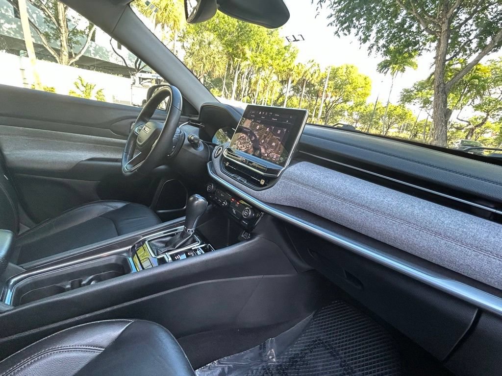 Certified 2022 Jeep Compass Latitude AWD/4WD image 32