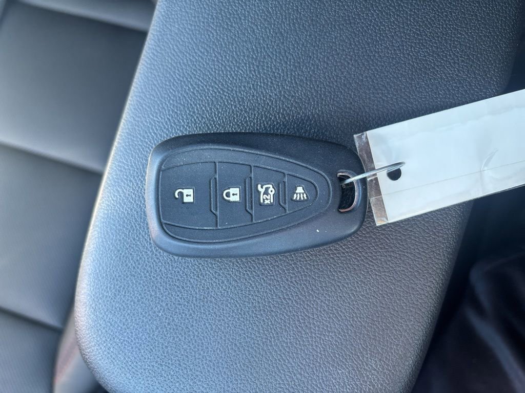 Used 2025 Chevrolet Trax RS w/ Sunroof Package image 33