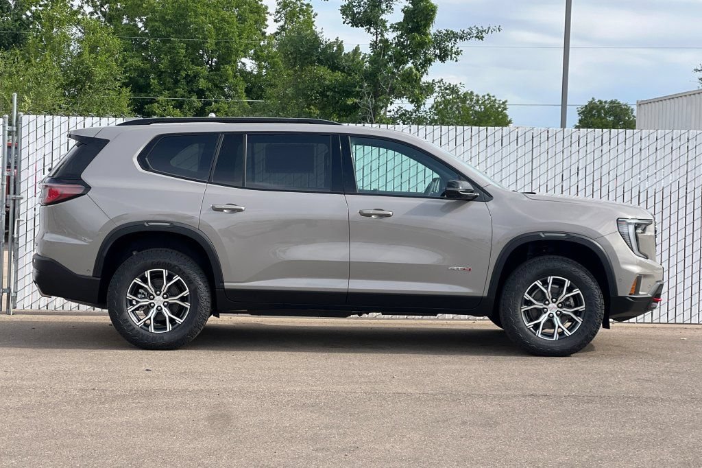 New 2026 GMC Acadia AT4 w/ Super Cruise Package AWD/4WD image 3