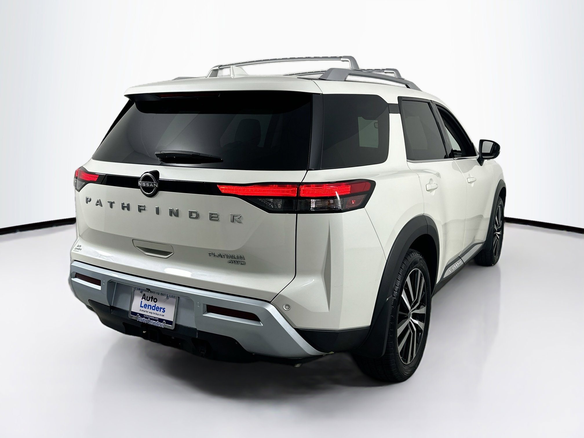 Used 2023 Nissan Pathfinder Platinum image 5