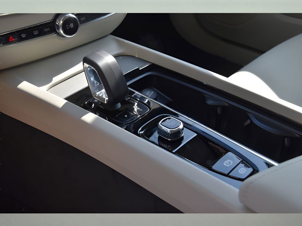 Certified 2026 Volvo V60 B5 Cross Country Plus w/ Protection Package Premier AWD/4WD image 36