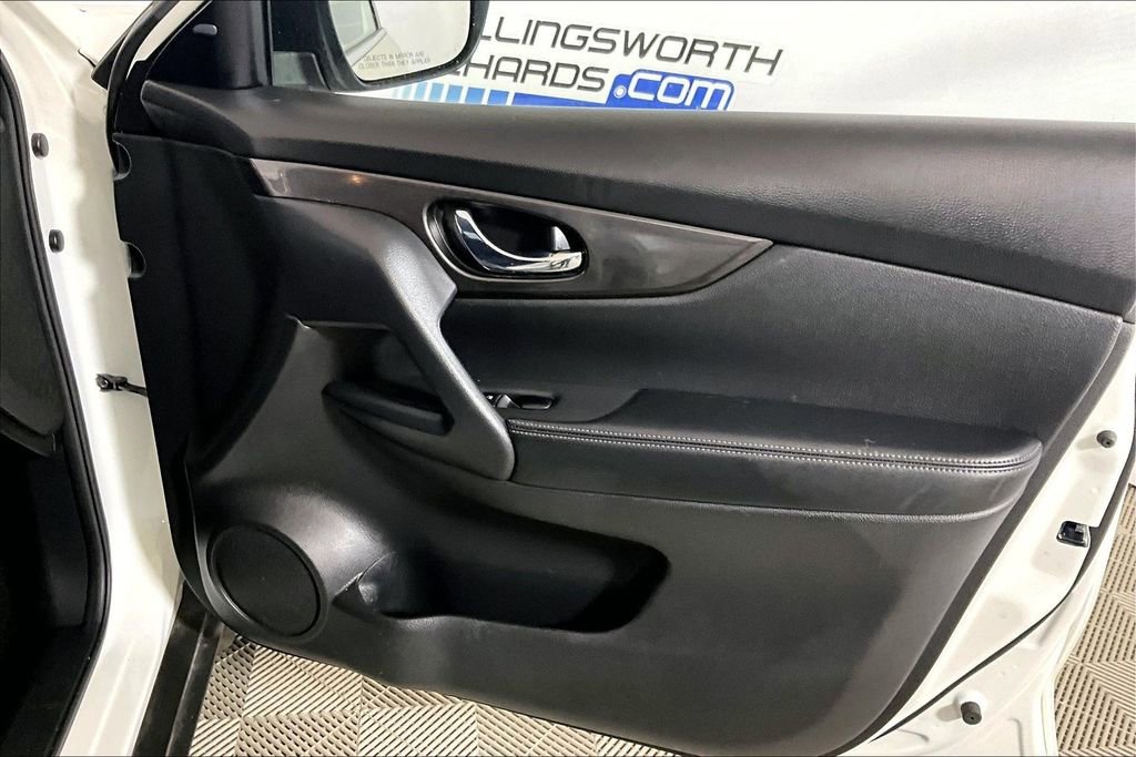 Used 2020 Nissan Rogue SV image 19