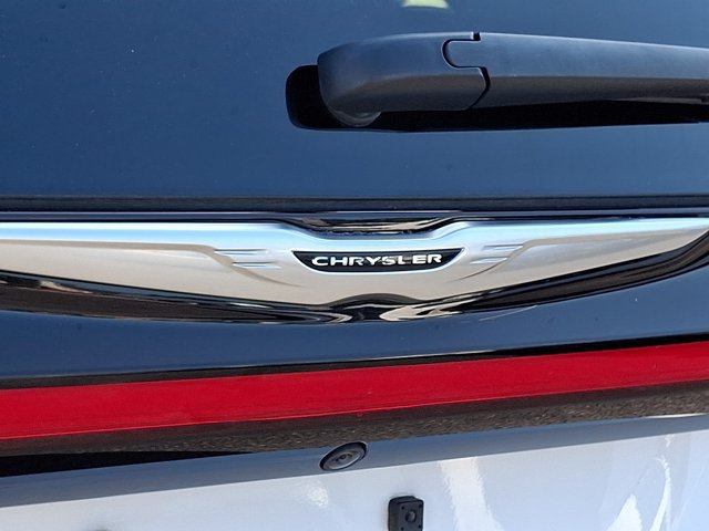 Certified 2024 Chrysler Pacifica Touring-L FWD image 36