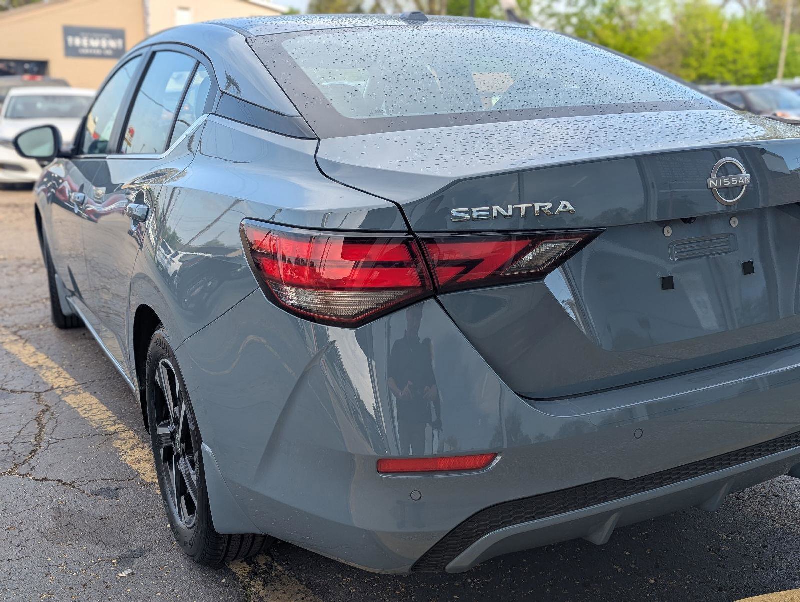 Used 2024 Nissan Sentra SV FWD image 6