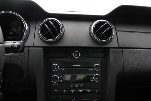 Used 2008 Ford Mustang Deluxe image 15