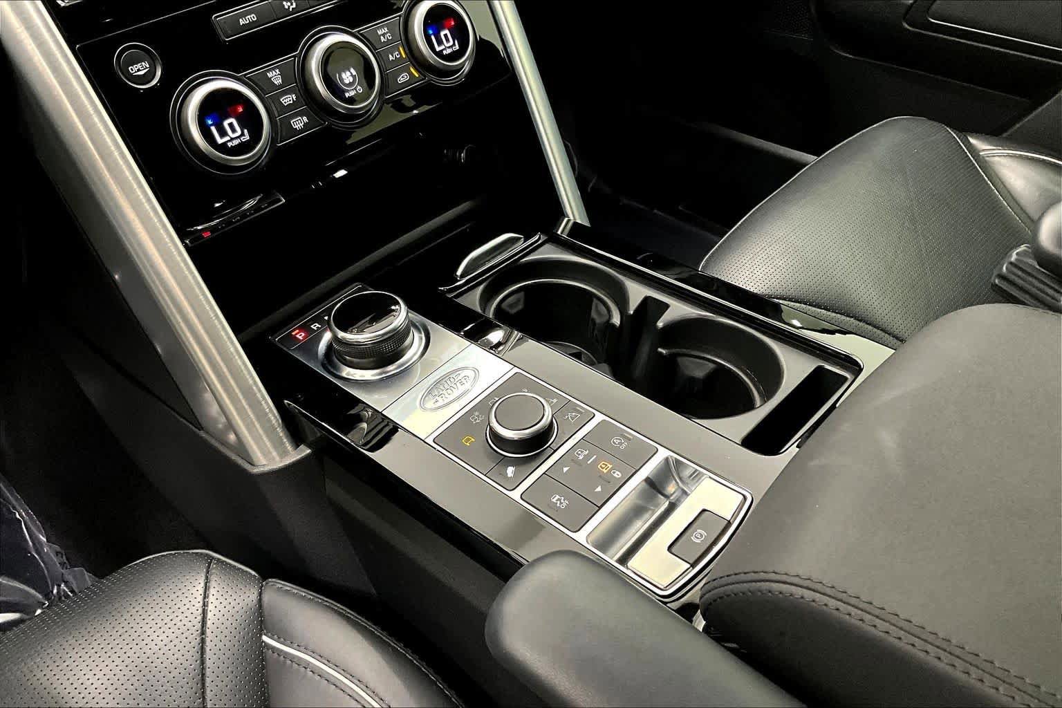 Used 2020 Land Rover Discovery HSE image 17