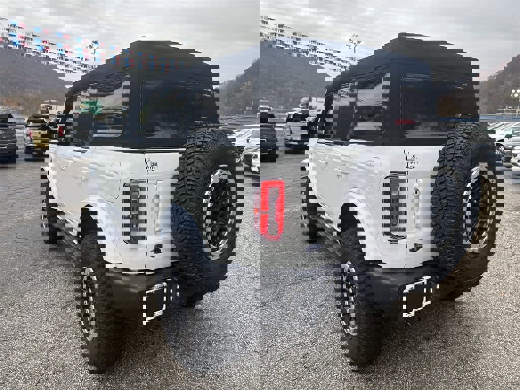 Used 2023 Ford Bronco Outer Banks image 6