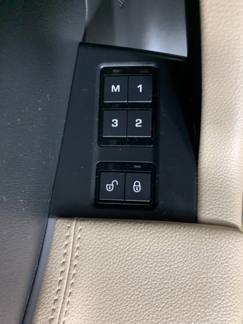 Used 2018 Jaguar F-PACE Premium image 17