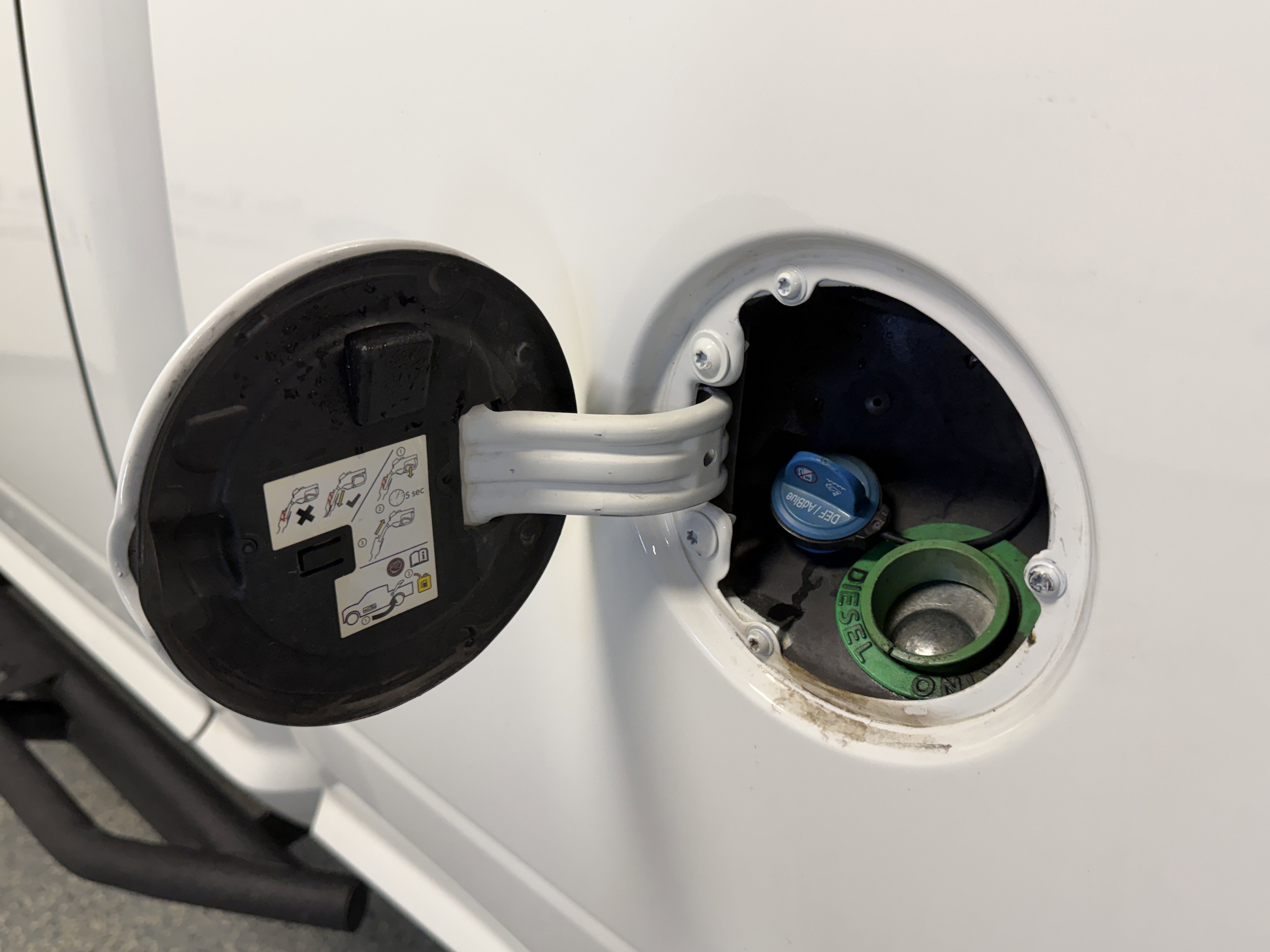 Used 2016 RAM 2500 SLT AWD/4WD image 26