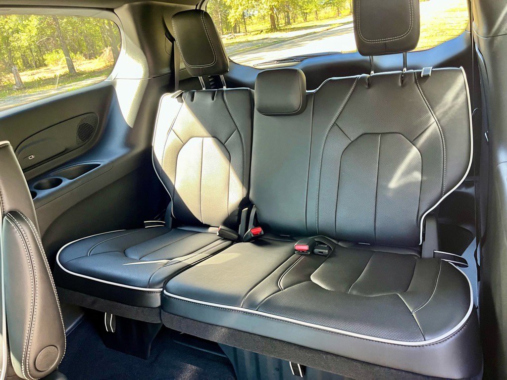 New 2026 Chrysler Pacifica Limited image 22