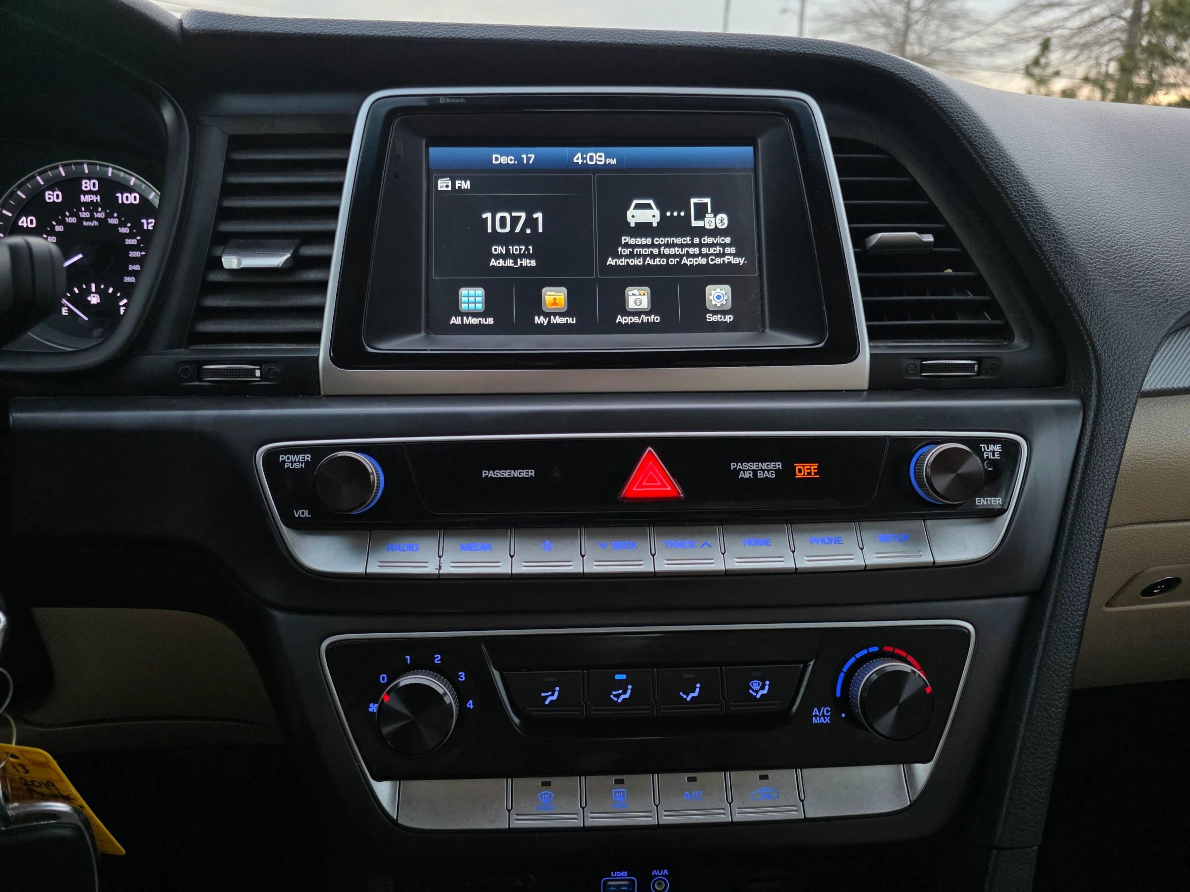 Used 2019 Hyundai Sonata SE w/ Cargo Package FWD image 12