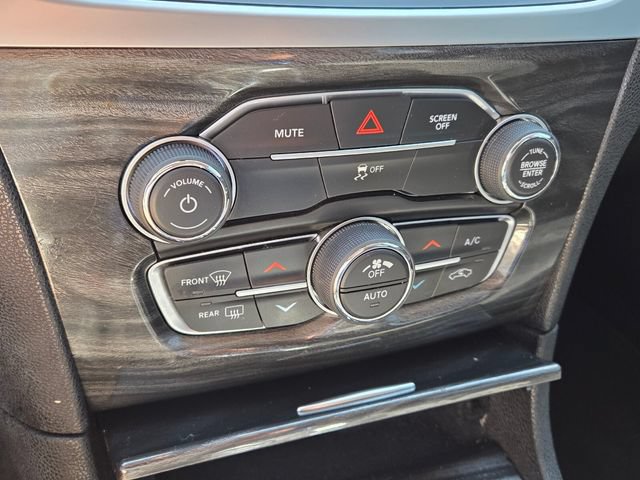 Used 2022 Chrysler 300 Touring w/ Sport Appearance Package RWD image 19