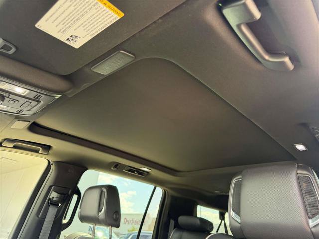 Used 2023 Cadillac Escalade ESV Sport AWD/4WD image 23
