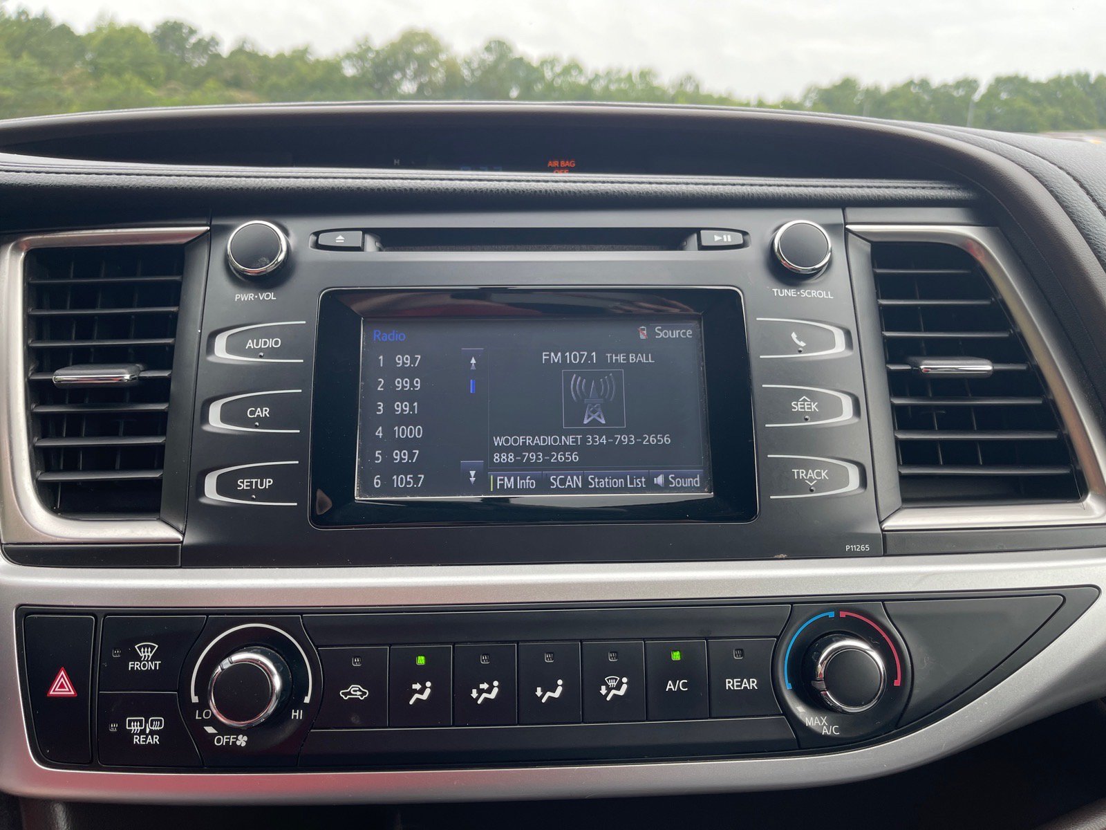 Used 2016 Toyota Highlander LE FWD image 5
