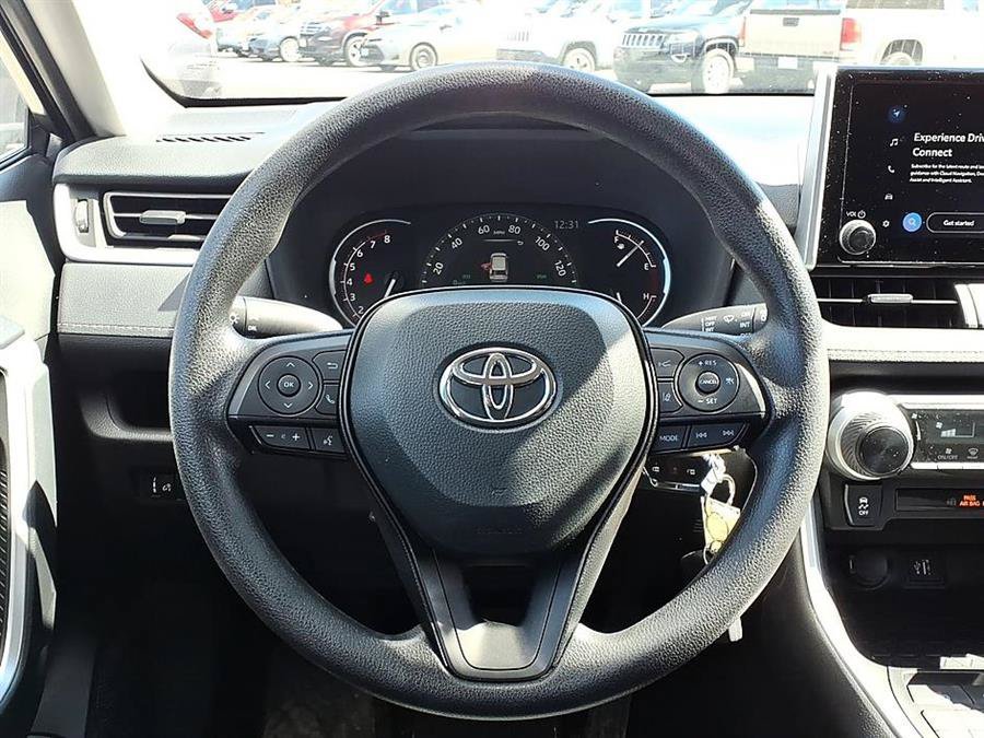 Used 2025 Toyota RAV4 LE AWD/4WD image 28
