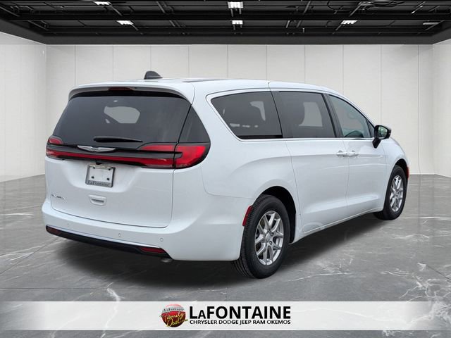 New 2026 Chrysler Pacifica Select image 5