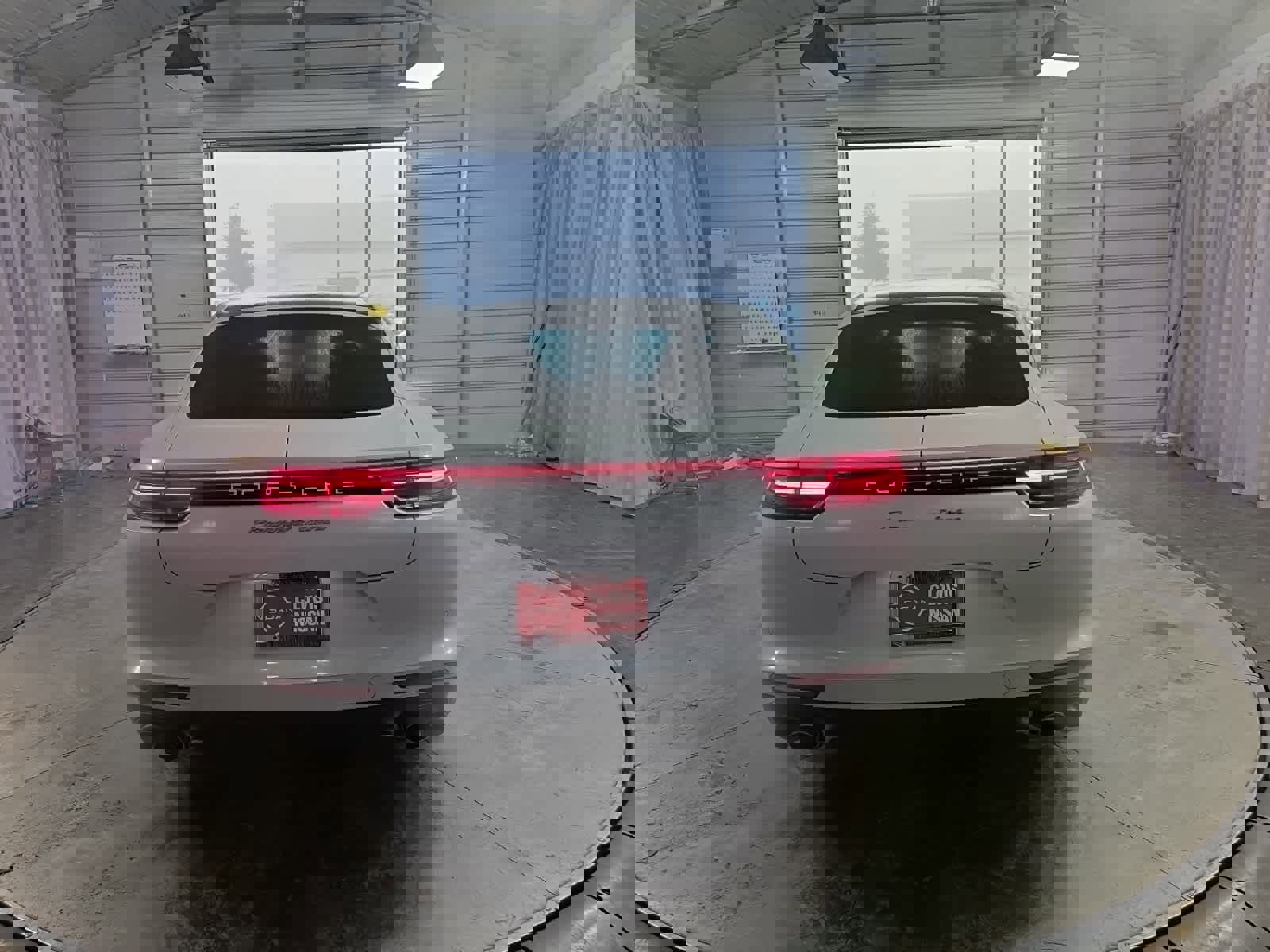 Used 2017 Porsche Panamera Turbo image 5