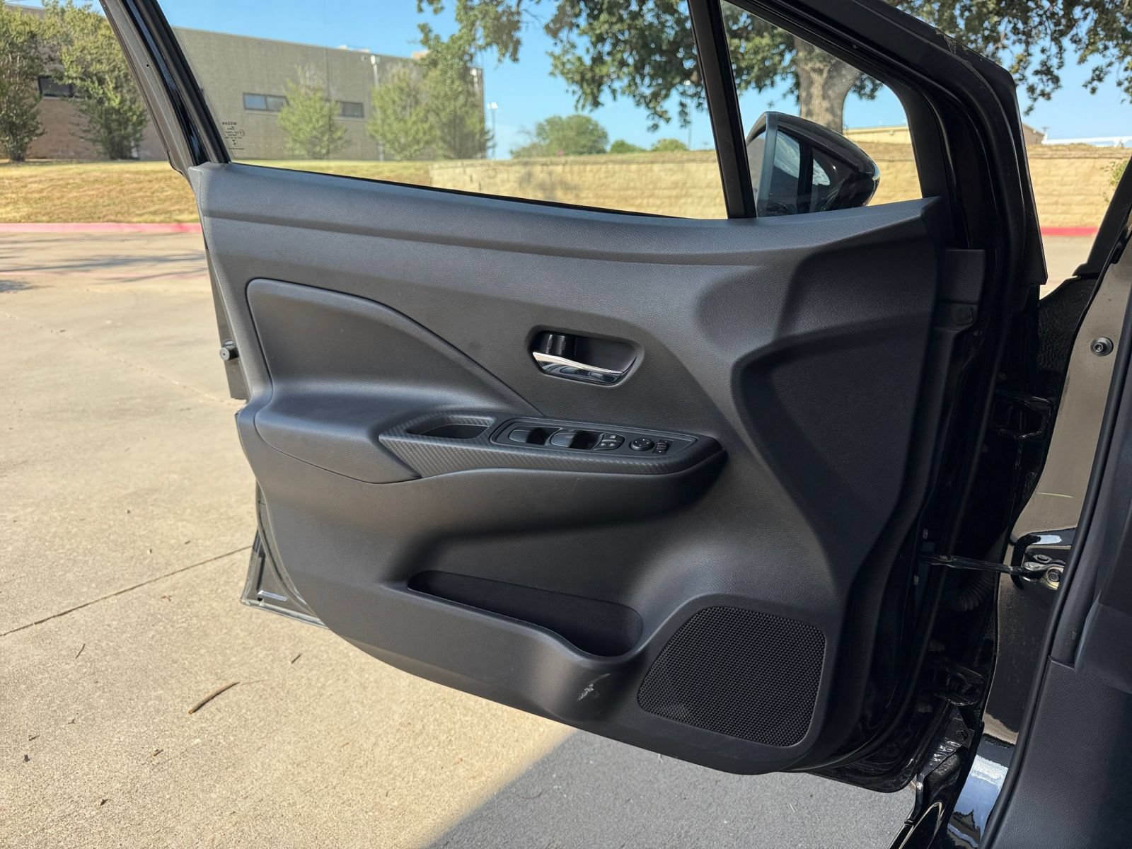 Used 2025 Nissan Versa SV FWD image 15