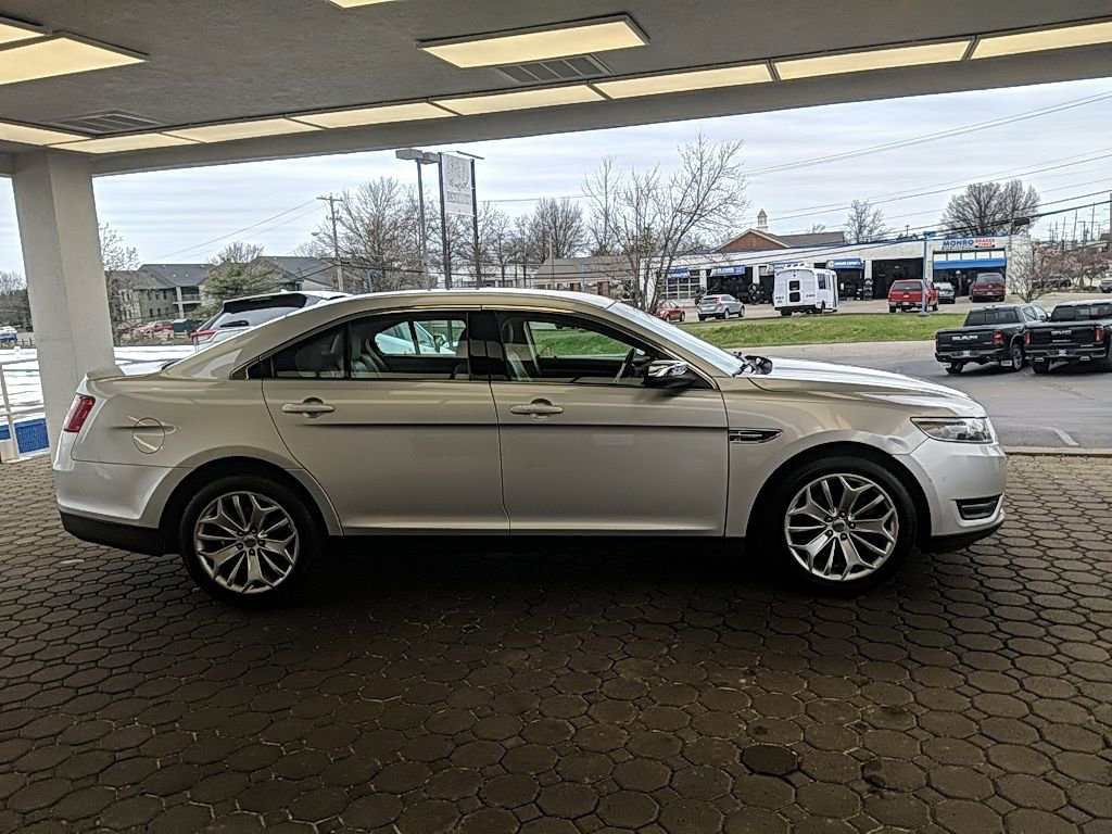 Used 2017 Ford Taurus Limited image 5