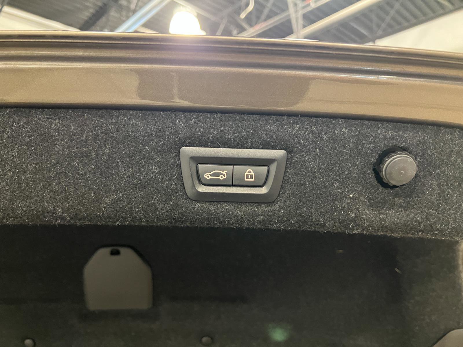 Used 2019 BMW 530e xDrive 530e xDrive iPerformance w/ Premium Package image 35