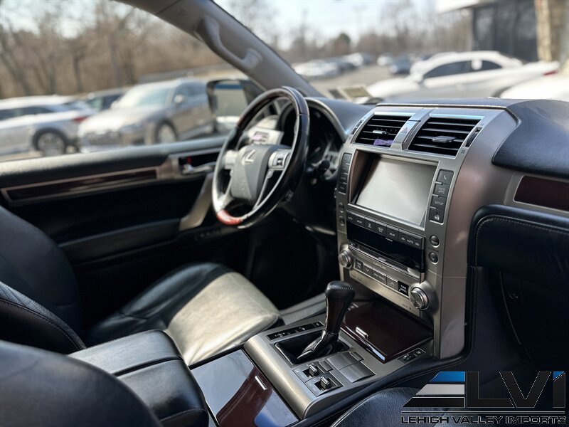 Used 2018 Lexus GX 460 Premium w/ Premium Package AWD/4WD image 27