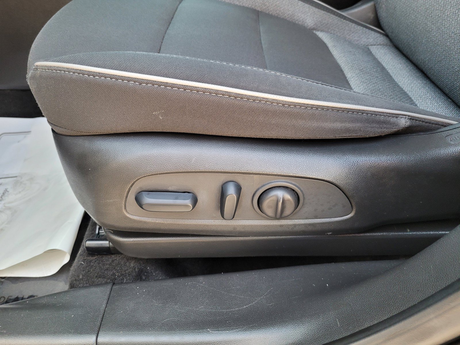 Used 2023 Chevrolet TrailBlazer LT FWD image 12
