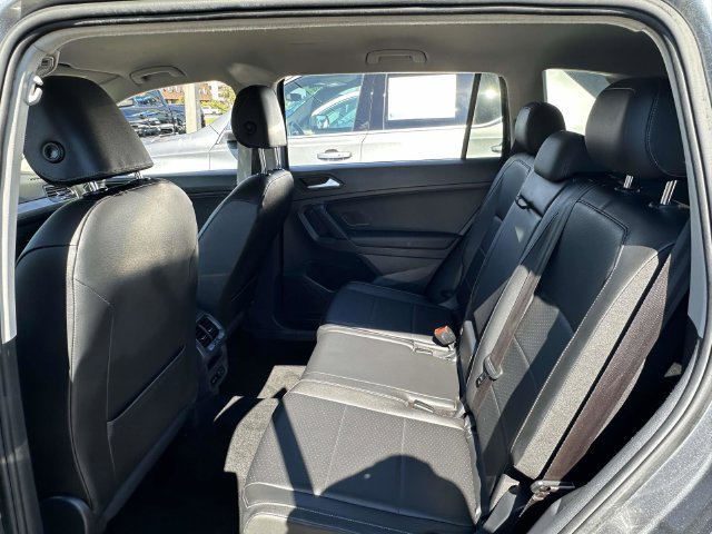 Used 2019 Volkswagen Tiguan SE AWD/4WD image 18