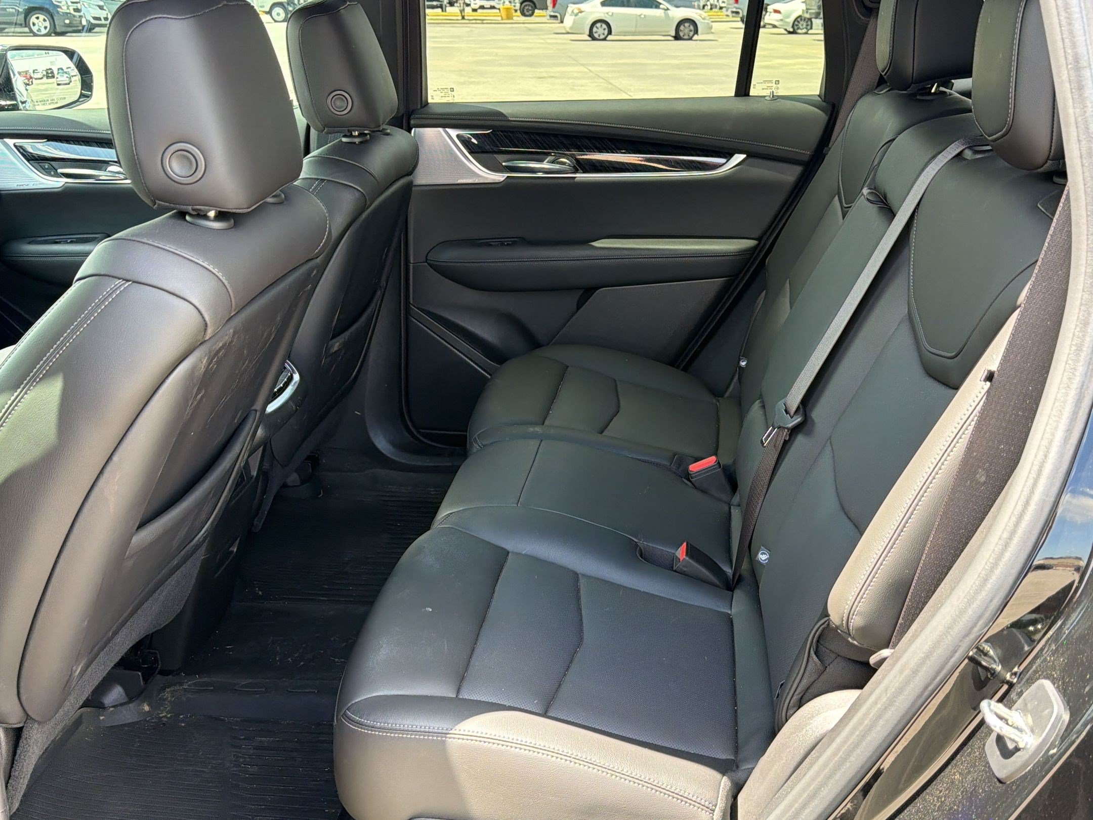 Used 2024 Cadillac XT6 Premium Luxury w/ Technology Package FWD image 23