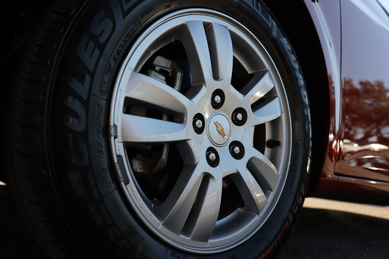 Used 2012 Chevrolet Sonic LT image 29