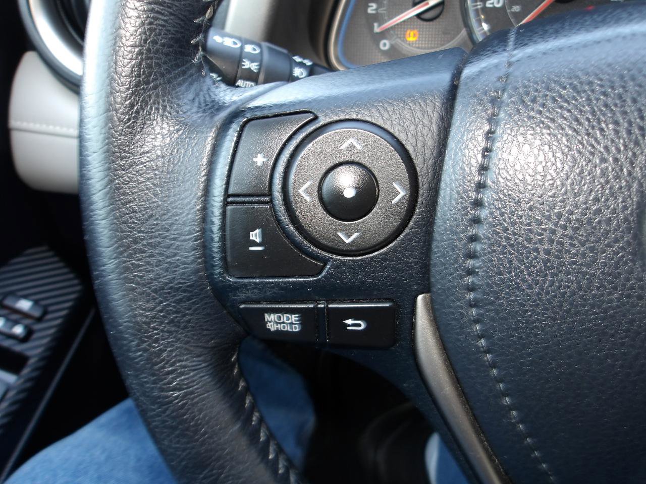 Used 2015 Toyota RAV4 Limited AWD/4WD image 16