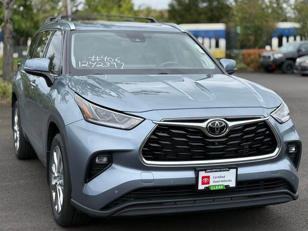 Used 2022 Toyota Highlander Limited AWD/4WD image 7
