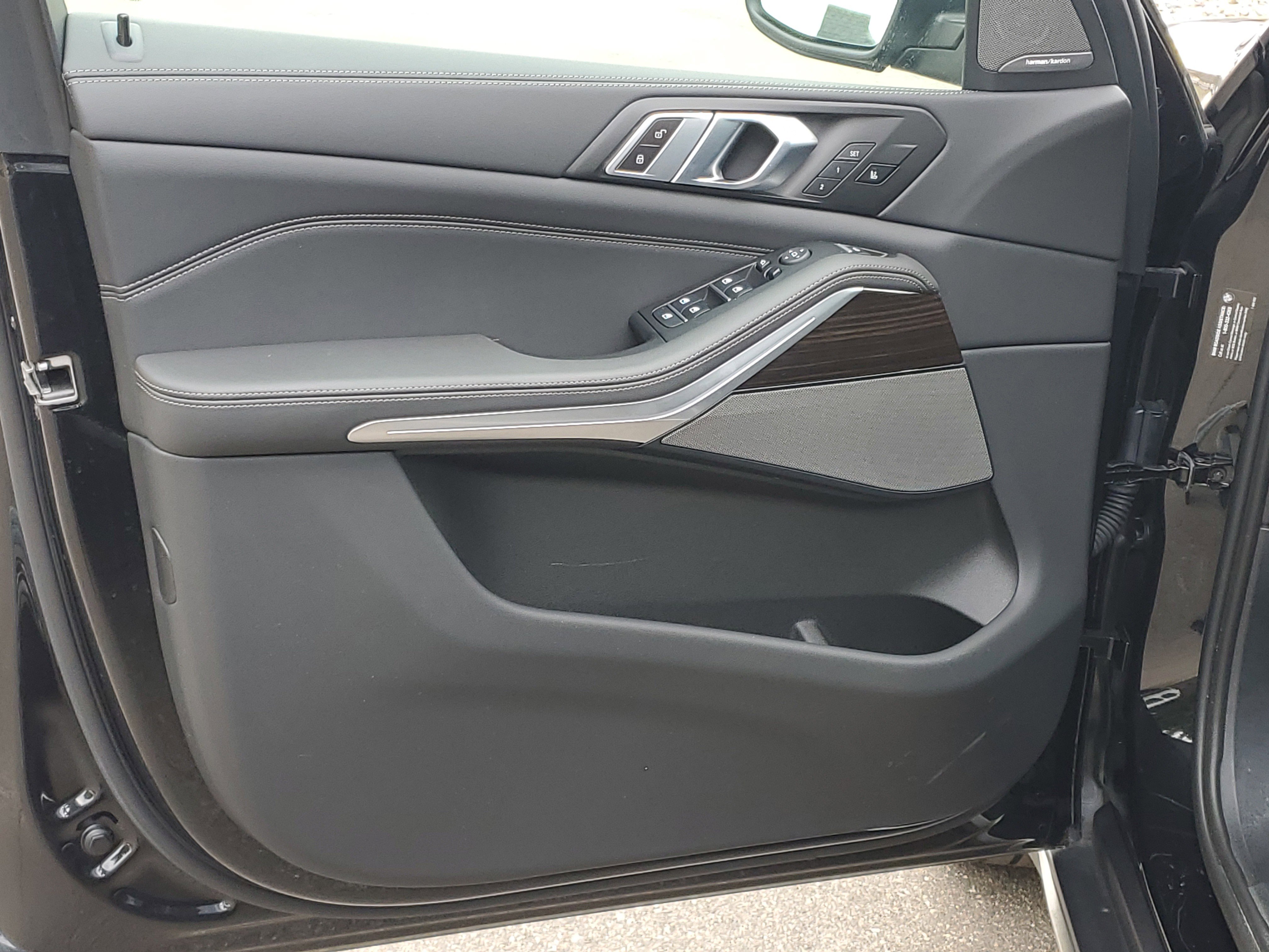 Certified 2025 BMW X5 xDrive40i w/ Climate Comfort Package image 5