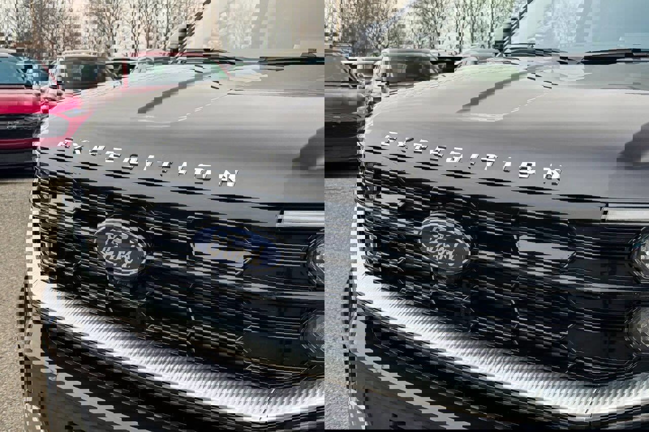 Used 2025 Ford Expedition Max Platinum image 9