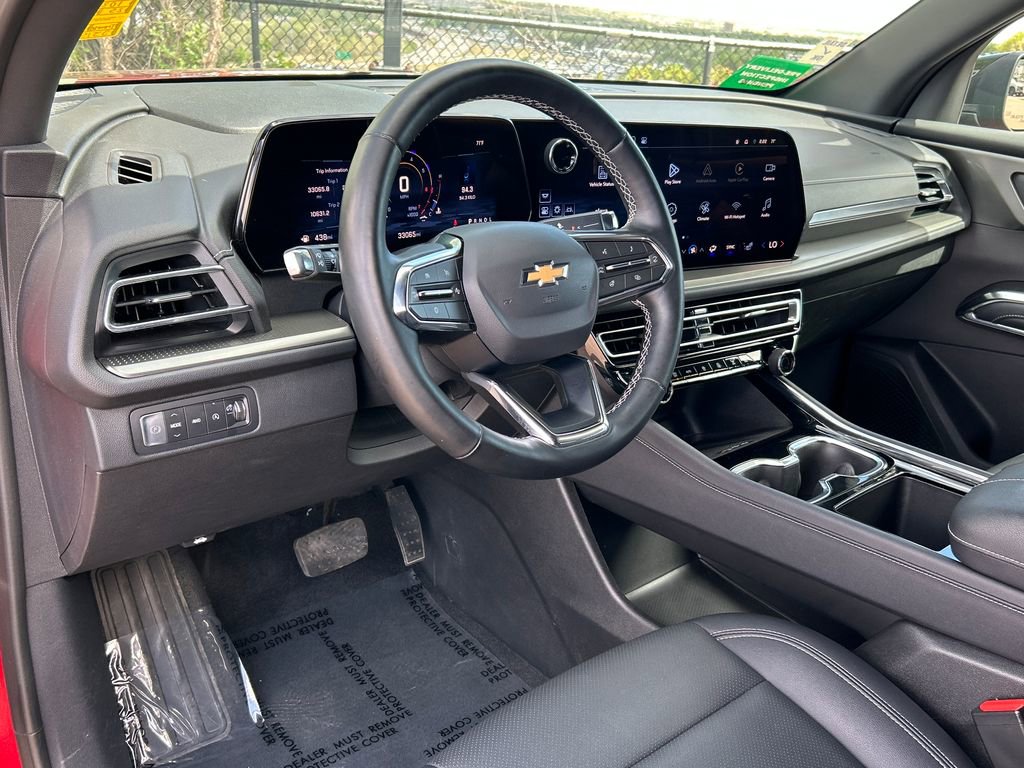 Used 2025 Chevrolet Traverse LT AWD/4WD image 8