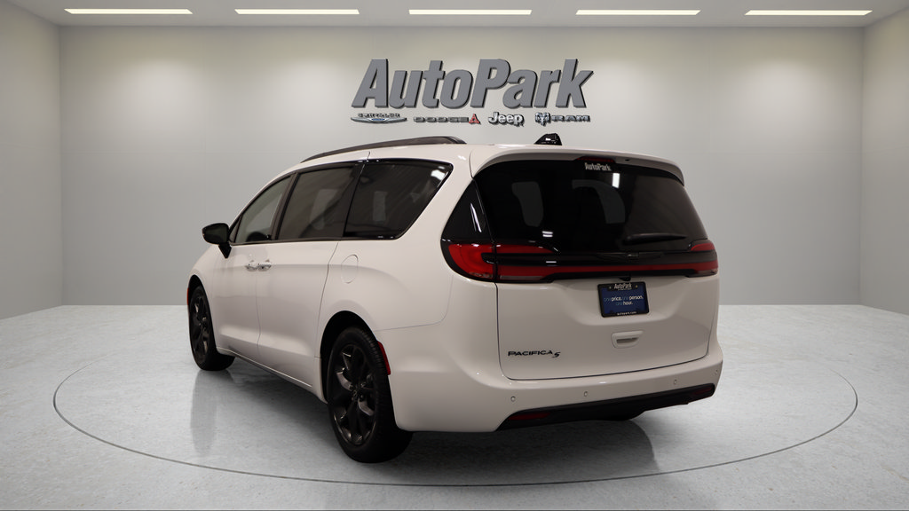 New 2026 Chrysler Pacifica Select w/ S Appearance Package FWD image 5