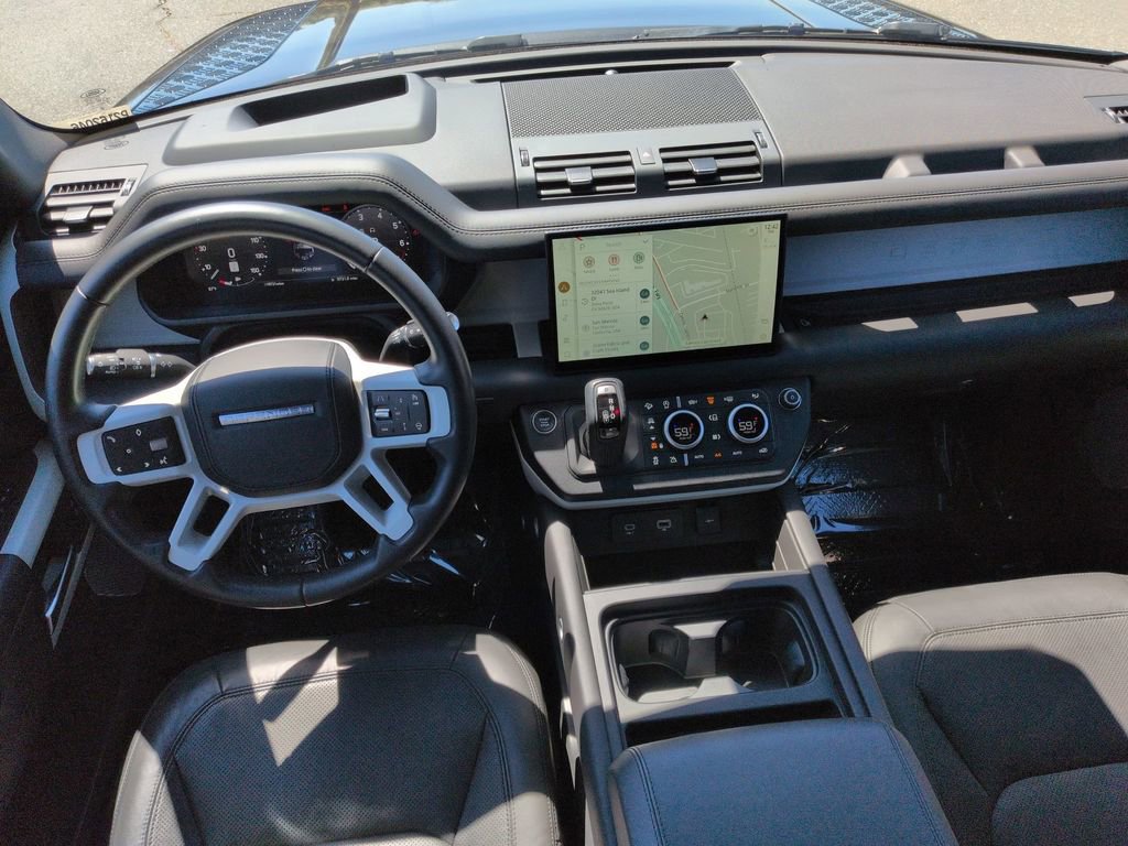 Used 2023 Land Rover Defender 130 SE image 24