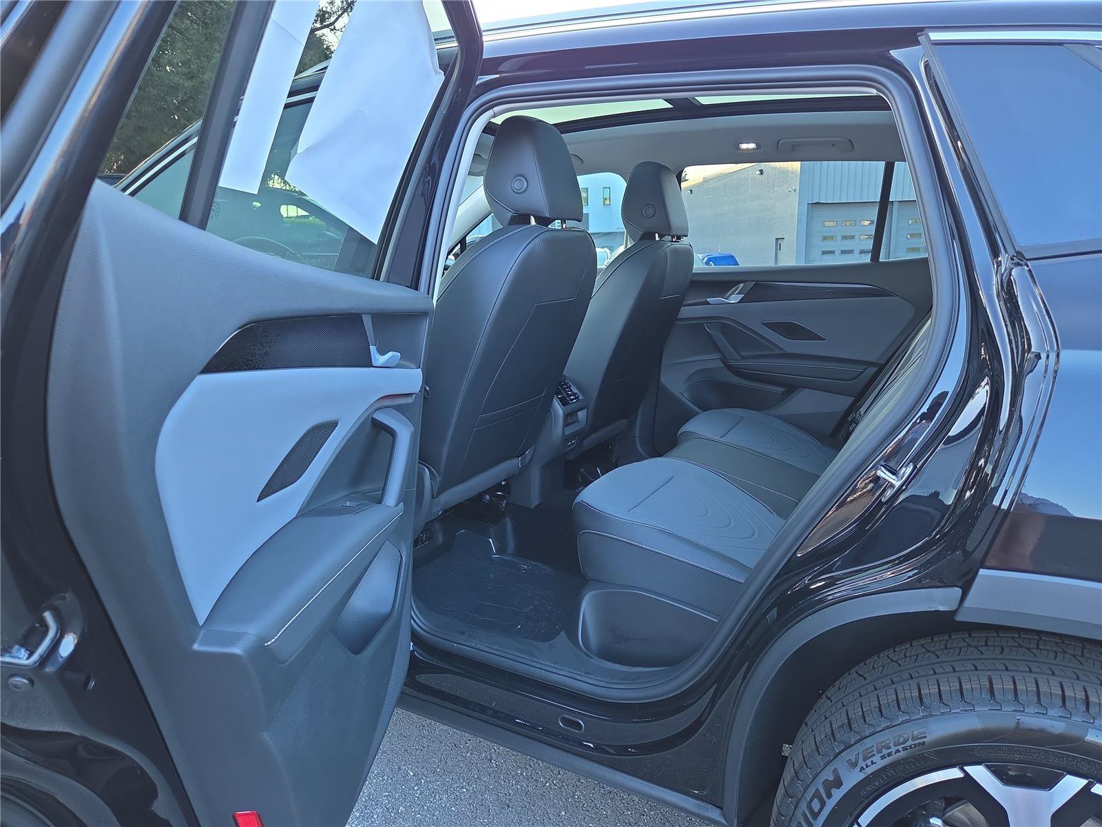 New 2026 Volkswagen Tiguan SE AWD/4WD image 24