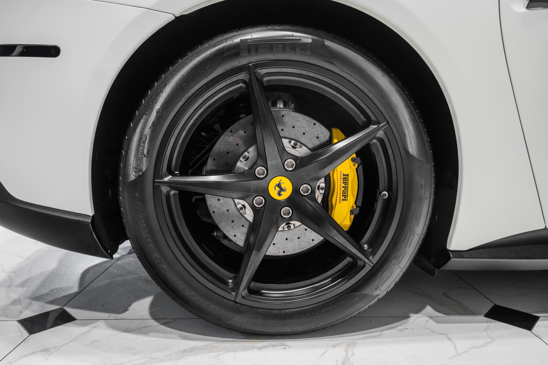 Used 2017 Ferrari F12 Berlinetta RWD image 17